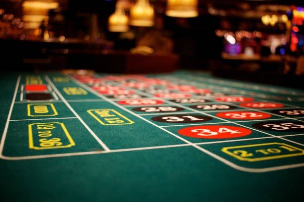 Dealer spinning French Roulette wheel at bos50000 live studio
